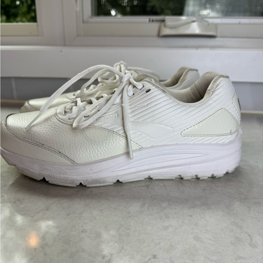 Brooks Addiction Walker 2 - image 2